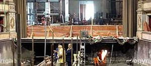 Il lavori all'interno del teatro dell'Unione