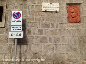 Piazza don Gargiuli, il divieto