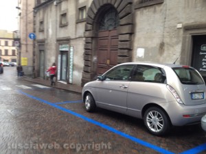 Via Garibaldi, i parcheggi