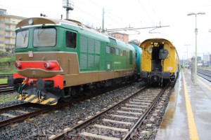 Il treno deragliato spostato a Porta Romana