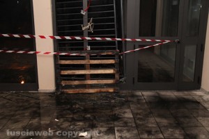 La scuola d'infanzia Naturilandia distrutta dalle fiamme