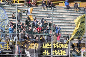 La curva gialloblù del Rocchi