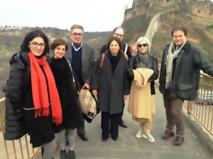 Lidia Ravera in visita a Civita di Bagnoregio 