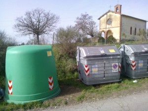 Le immagini dei rifiuti scattate dal comitato Svegliati Viterbo 