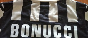 All'asta la maglietta di Bonucci