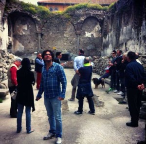Le scuderie Sallupara piene di visitatori, in occasione della "Città a colori"