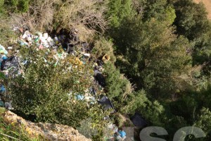 I rifiuti in strada Procoio 