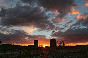 Tramonto tra porta Il tramonto tra San Biele e porta San Pietro