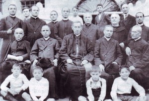 Alceste Grandori - 31 luglio 1925 -Inaugurazione della Tipografia - Al centro il vescovo Emidio Trenta