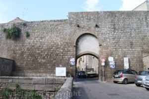 Viterbo - La porta di Pianoscarano