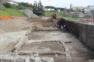 I ritrovamenti archeologici a Valle Faul - Il sopralluogo della soprintendente Valeria D'Atri con l'assessora Saraconi