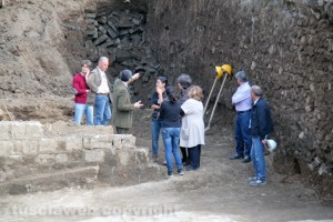 I ritrovamenti archeologici a Valle Faul - Il sopralluogo della soprintendente Valeria D'Atri con l'assessora Saraconi