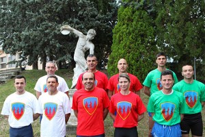 La squadra della Scuola sottufficiali dell'Esercito alla Roma-Ostia