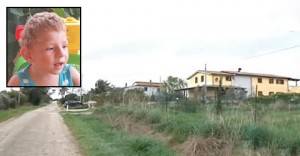 La casa dei Sonno a Pescia Romana e nel riquadro il piccolo Leonardo