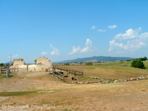 Parco naturalistico archeologico di Vulci, acquedotto presso Porta ovest