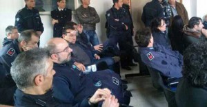 Carcere - L'assemblea di agenti di polizia penitenziaria