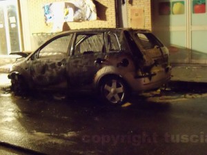 La macchina in fiamme