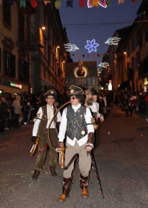 Un gruppo mascherato