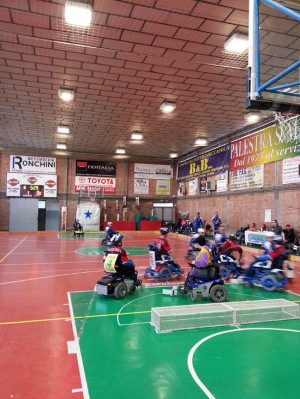 L'incontro di hockey in carrozzina