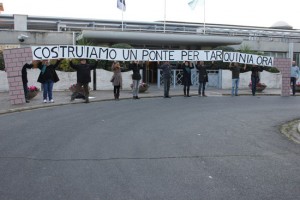 Il flash mob sotto la Regione 