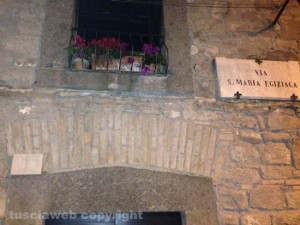 L'abitazione andata a fuoco in via Santa Maria Egiziaca