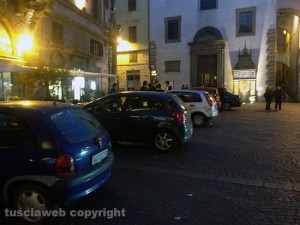 Piazza del comune parcheggio abusivo