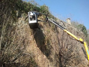 Civita Castellana, il sopralluogo al costone in via San Salvatore