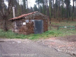 Un piccolo casale dopo la pulizia dei volontari di Viterbo Civica
