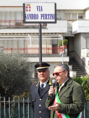 Il sindaco Natali inaugura via Pertini