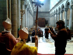 Le riprese del documentario su papa Alessandro IV