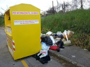 L'immondizia per le vie di Viterbo