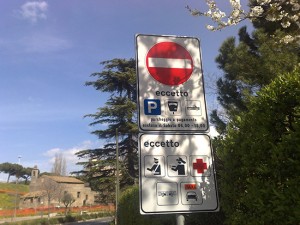 Cartello di divieto a Valle Faul