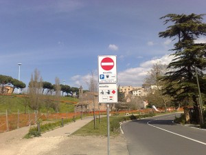 Cartello di divieto a Valle Faul 