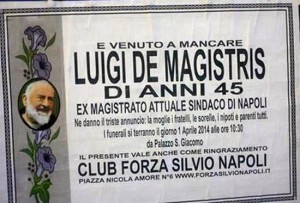 Il manifesto funerario per De Magistri, macabro scherzo a Napoli