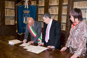La firma dell'intesa 
