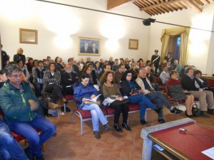 Il pubblico all'incontro con Ingroia al Salotto dell 6