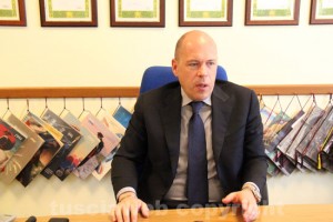 Il capo della squadra mobile Fabio Zampaglione
