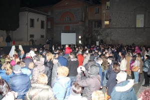 Piazza san Lorenzo piena di gente
