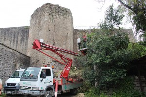 La torre esagonale a via Signorelli