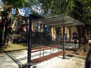 Viale Trento la pensilina alla fermata dei bus