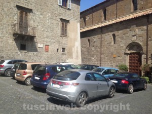 Le macchine a piazza Gargiuli
