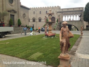 L'allestimento a piazza san Lorenzo