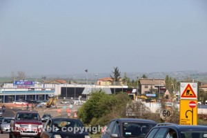 Tutti in fila sulla Cassia Nord