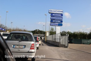 Cassia Nord interrotta, auto in coda