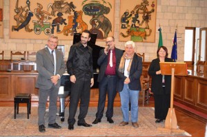 Il pianista Capriotti, l'assessore Paladini, il consigliere comunale Centini e Olga Cappellini