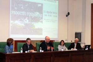 Il presidente Meroi e il vescovo Fumagalli al convegno