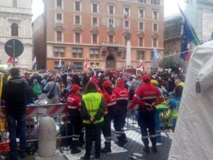 La protezione civile dell'Associazione nazionale carabinieri Viterbo a Roma per la santificazione dei papi