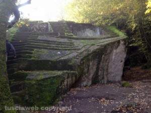 Bomarzo - La "piramide etrusca"