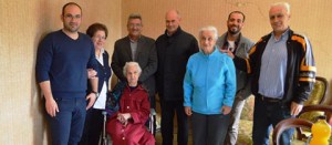 Il sindaco Mazzola e l'assessore Leoni con la famiglia della signora Marianna Viola