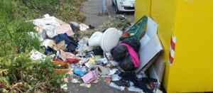 L'immondizia per le vie di Viterbo